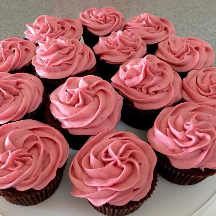 chocolate cupcakes with raspberry buttercream