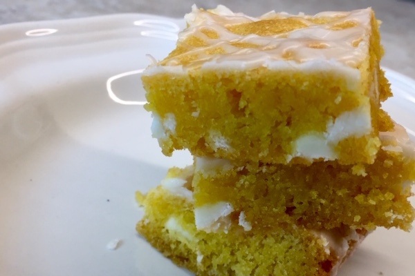 stack of lemon bars