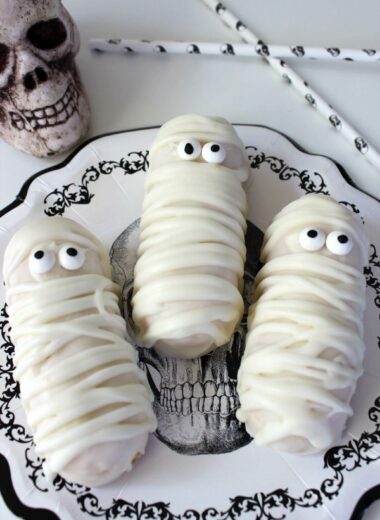 Halloween Twinkie Mummies