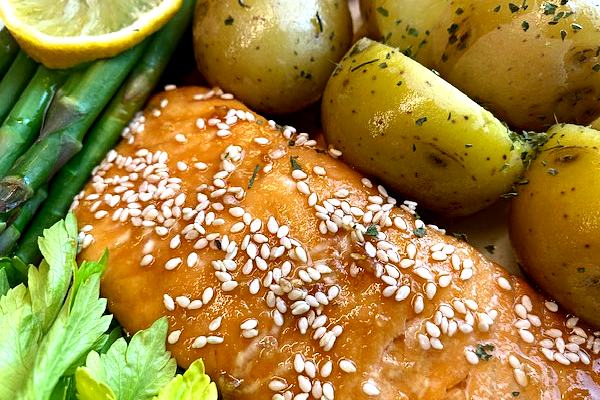 Honey Soy Garlic Glazed Salmon 