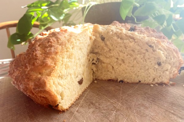 Irish soda bread with raisins