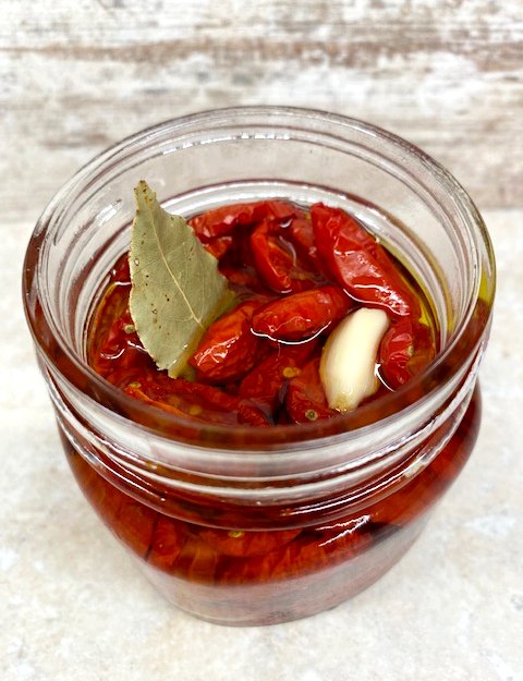 sun dried tomatoes in olive oil