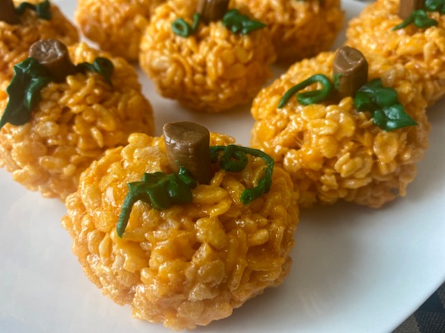 rice krispie pumpkins