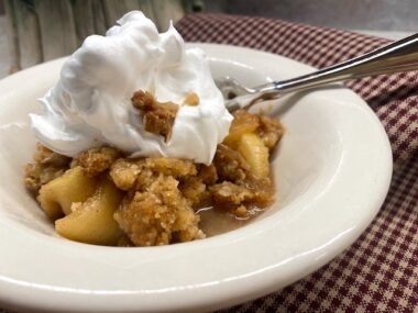 Best Ever Oatmeal Apple Crisp The Perfect Fall Dessert - Yeyfood.com