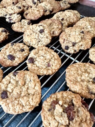 How To Make Perfectly Chewy Oatmeal Raisin Cookies - Yeyfood.com ...