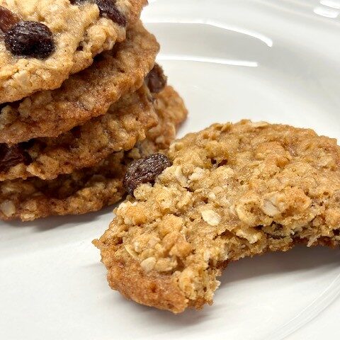 Chewy Oatmeal Raisin Cookies