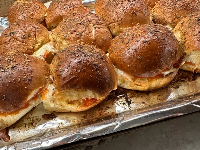 pepperoni pizza sliders
