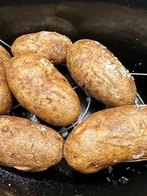 crockpot baked potatoes
