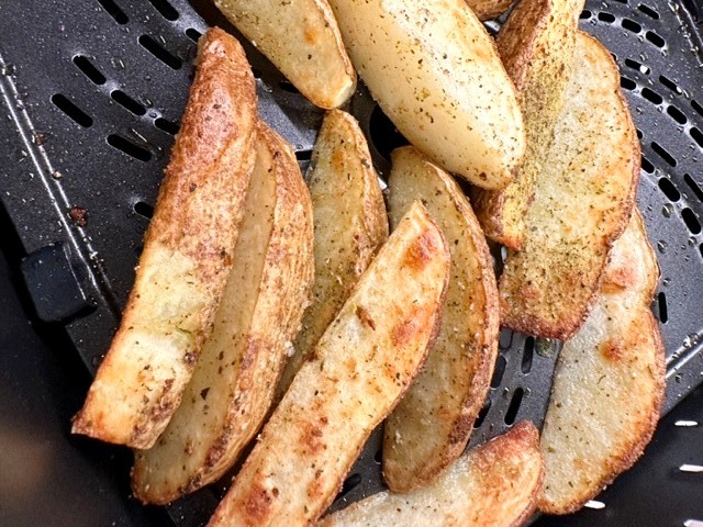 air fryer potato wedges