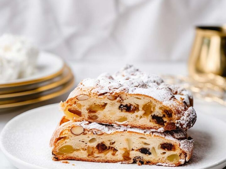 https://yeyfood.com/wp-content/uploads/2023/11/stollen2-720x540.jpg