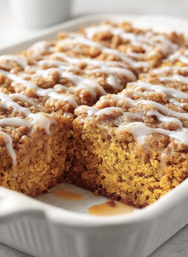 Pumpkin Spice Crumb Cake