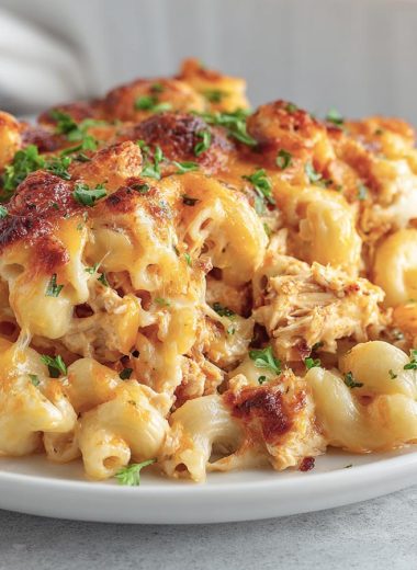 Cheesy Buffalo Chicken Pasta Bake