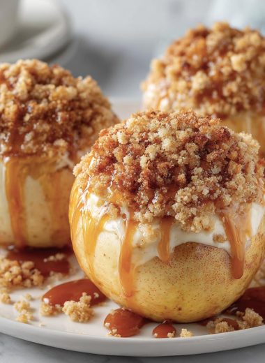 Cheesecake Stuffed Baked Apples
